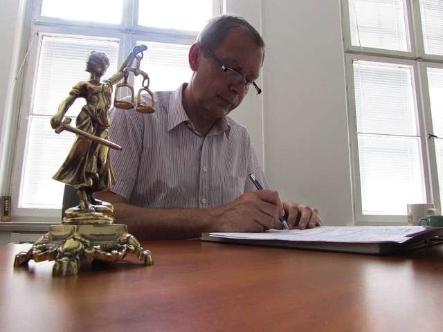 Jacek Krysztofiak, ikona żnińskiego sądownictwa, jest wrażliwy na ludzką krzywdę
