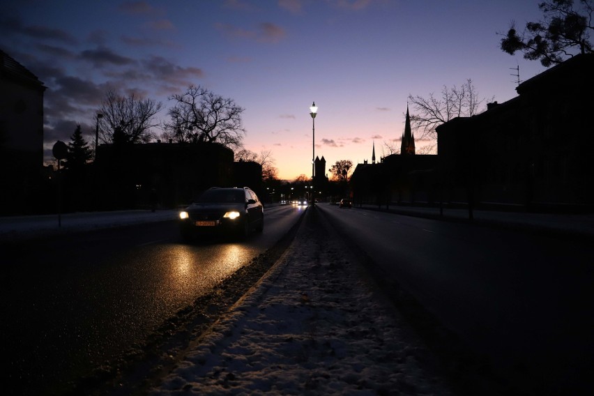 To nie fotomontaż. Tak wygląda Toruń po zmroku.