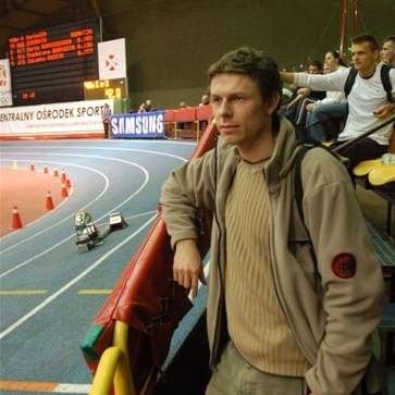 Grzegorz Krzosek w czasie halowych mistrzostw Polski w Spale wystąpił w roli kibica.