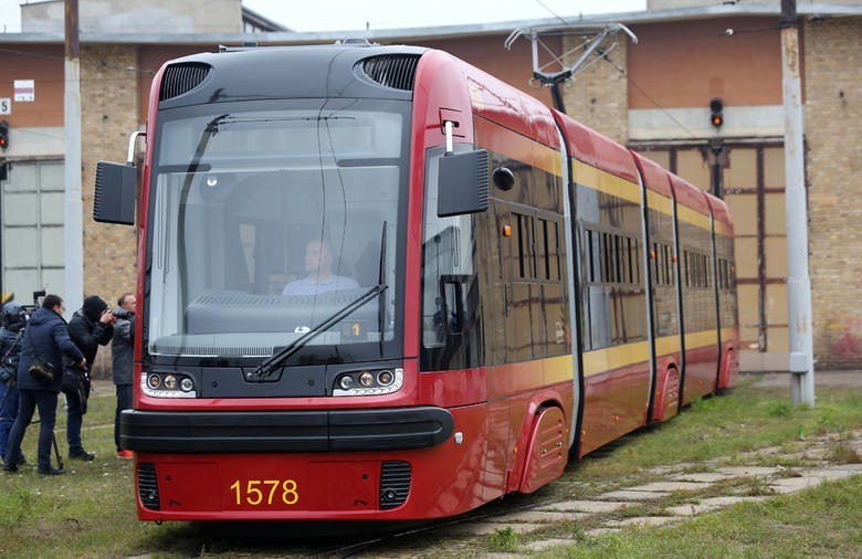Pierwsze tramwaje typu Pesa Swing kupione za blisko 100 mln...