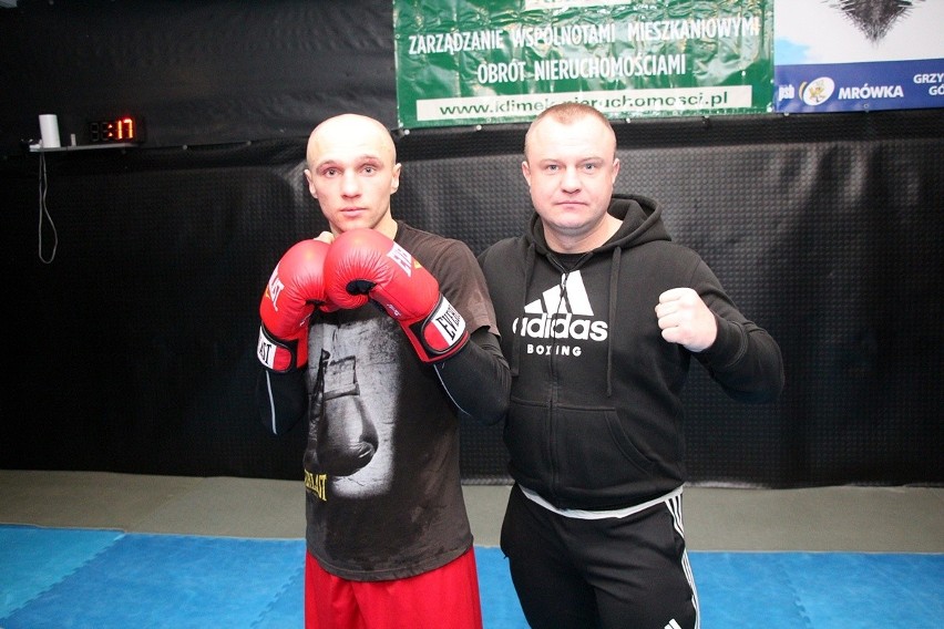 Maksim Vislaukh jako trzeci pięściarz Skarżyskiego Klubu Bokserskiego zadebiutuje w zawodowym ringu