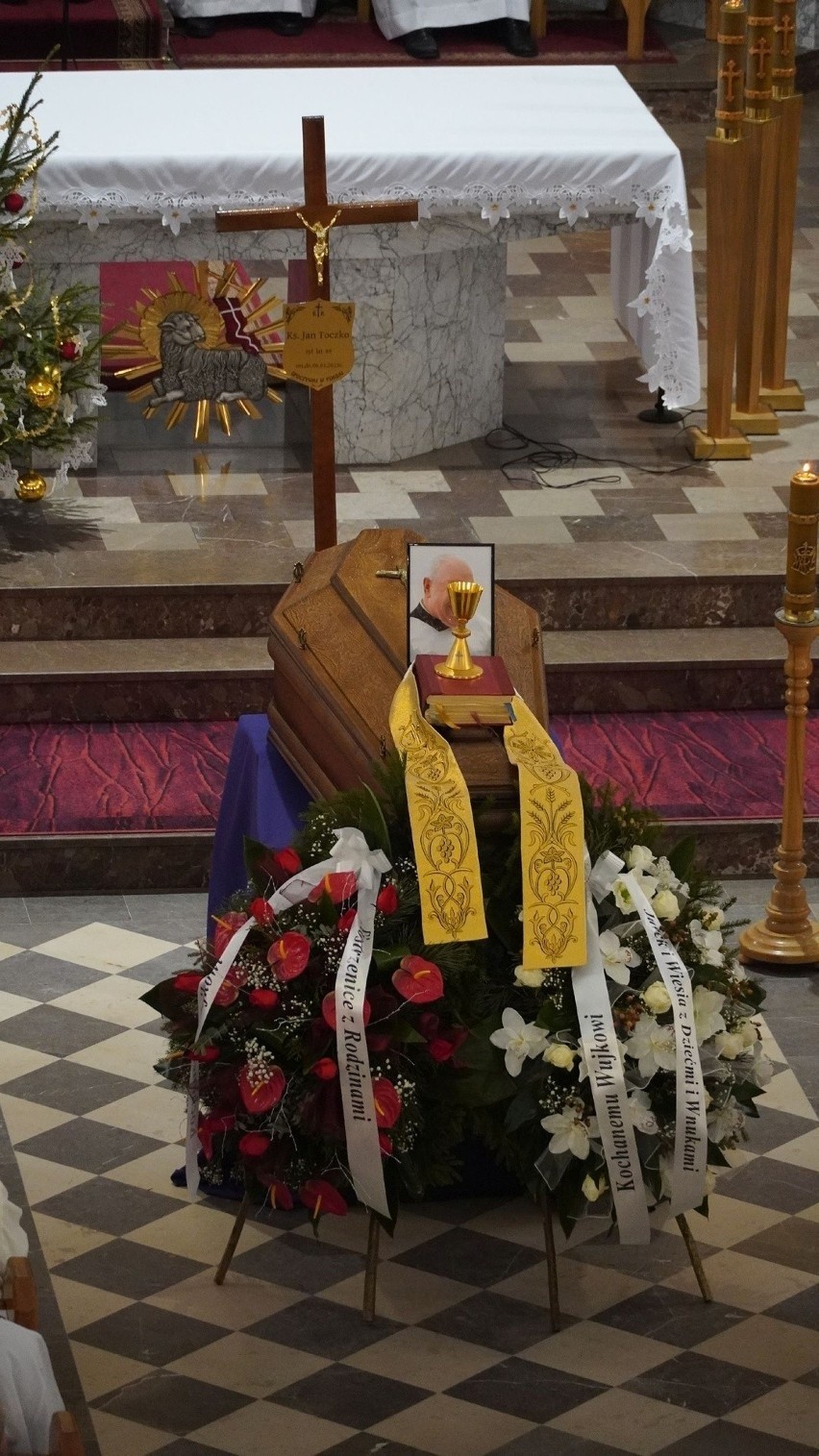 Uroczystości pogrzebowe księdza kanonika odbył się 13...