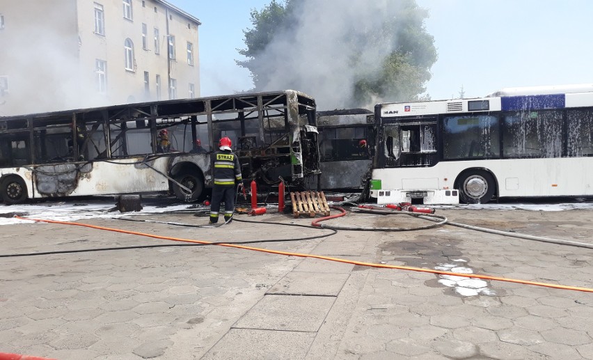 Dym nad Szczecinem. Pożar przy ul. Heyki [ZDJĘCIA]