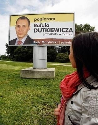 Popatrzmy, bo to może ostatni billboard wyborczy... Fot. Piotr Krzyżanowski
