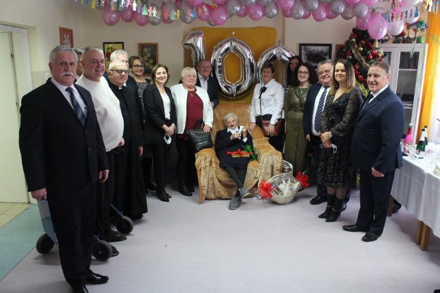 17 stycznia obchodzono setne urodziny podopiecznej Domu Pomocy Społecznej z Łazisk.