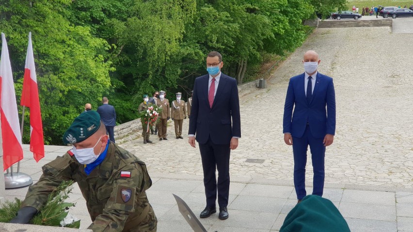 Premier Mateusz Morawiecki na Górze św. Anny obiecał remont Pomnika Czynu Powstańczego 