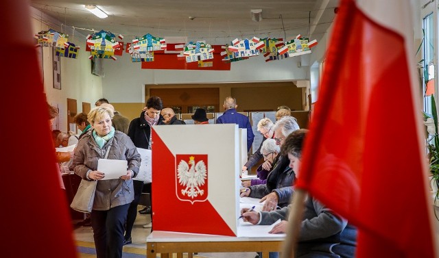 Wybory samorządowe 2018 w Gdańsku. W lokalach wyborczych było tłoczno