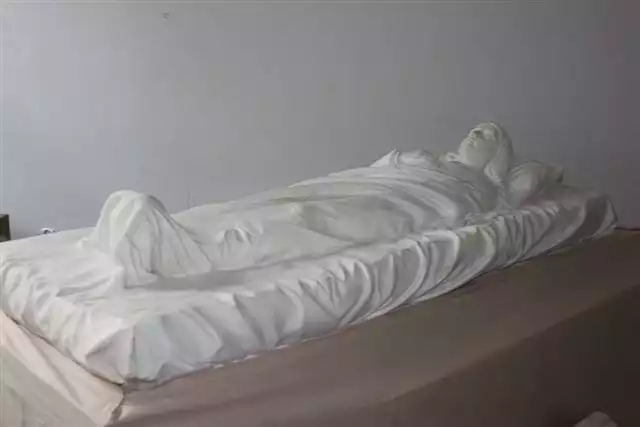 Odrestaurowany pomnik Zofii Sapieżanki można oglądać w Baszcie Boskiej Zamku w Krasiczynie.