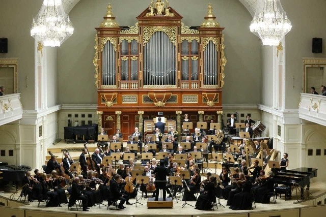 Eiji Oue i Orkiestra Filharmonii Poznańskiej