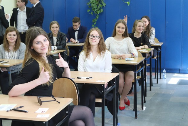 Uczniów klasy III B w IV Liceum Ogólnokształcącym w Kielcach nie opuszczał dobry nastrój. Bez większego stresu czekali na kolejną, rozszerzoną część egzaminu z języka angielskiego.
