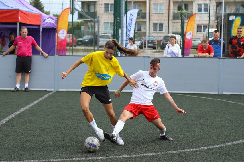 Turniej piłki nożnej ulicznej "Wolę grać niż brać" to hit...