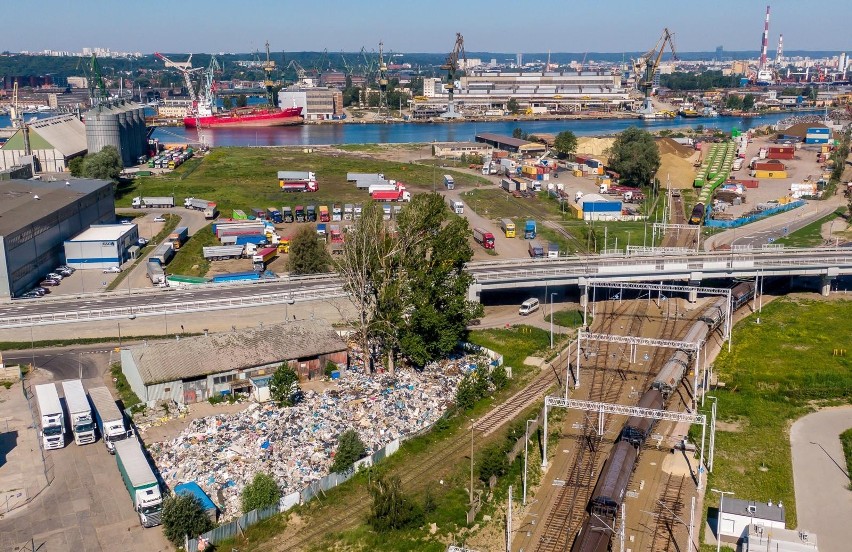 Ciąg dalszy sprawy nielegalnego składowania odpadów w...