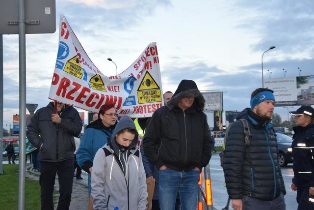 Lotnisko chce mieć nowy pas, mieszkańcy protestują [WIDEO]