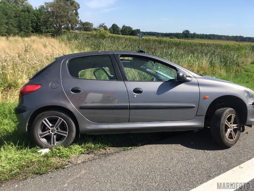 Zderzenie karetki z peugeotem na obwodnicy Opola.