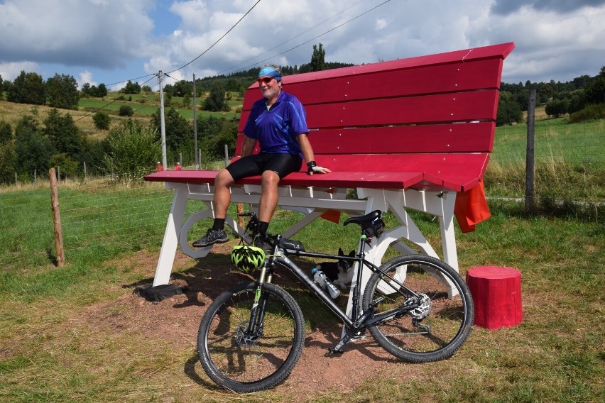 Gigantyczna ławka w Bieganowie na Dolnym Śląsku. Big Bench...