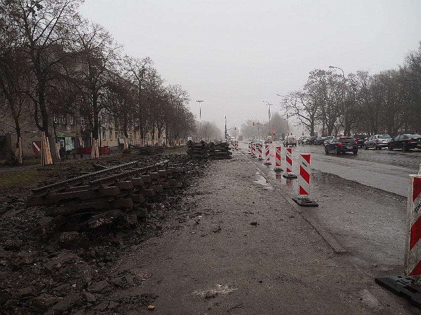 Ulica Wojska Polskiego bez robotników. Tak wygląda zimowy remont ulicy ZDJĘCIA