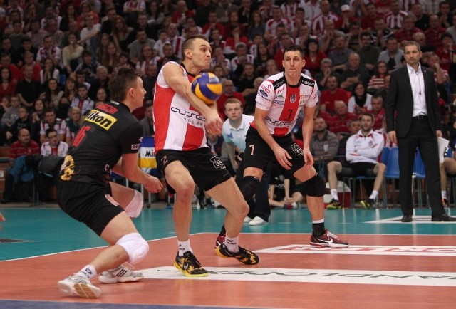 Asseco Resovia pokonała Skrę dopiero w tie-breaku, ale najważniejsze jest zwycięstwo.