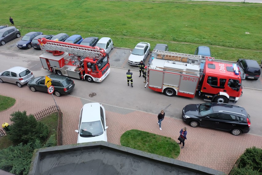 Pożar na Nowym Mieście. Palił się blok na skrzyżowaniu...