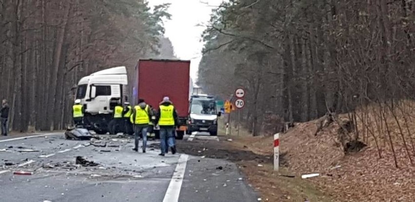 Na DK 11 na północy Wielkopolski między Ujściem a Chodzieżą...