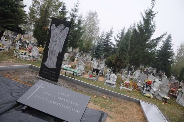 Grób dzieci zmarłych przed narodzeniem na Centralnym Cmentarzu Komunalnym w Toruniu