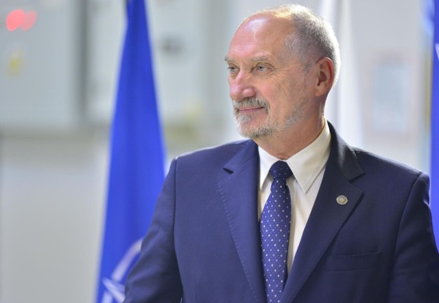 Antoni Macierewicz jako szef MON, którym był do początku 2018 r., opowiedział się za nową organizacją obrony terytorialnej. W styczniu 2017 r. Wojska Obrony Terytorialnej zyskały status odrębnego rodzaju sił zbrojnych, a ich dowódca został podporządkowany bezpośrednio szefowi MON.