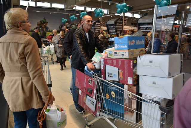 W nowym sklepie klienci będą mogli znaleźć produkty marek własnych Lidl, m.in.: „Chrupiące z Pieca” – pyszne, aromatyczne pieczywo, wędliny „Pikok”, świeże mięso „Rzeźnik”, produkty BIO czy świeże owoce i warzywa dostępne w ramach „Ryneczku Lidla”.