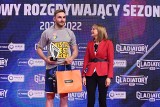Łomża Vive Kielce dostała o jednego Gladiatora więcej niż rok temu. Ale Płock znów był lepszy [ZDJĘCIA]