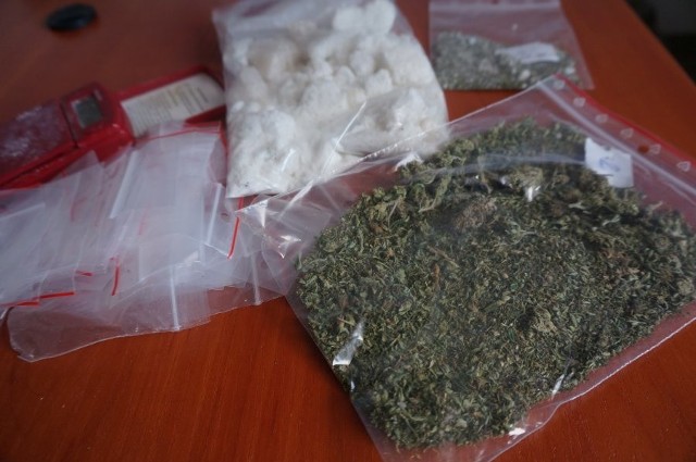 Częstochowscy policjanci zabezpieczyli przy mężczyznach znaczną ilość narkotyków