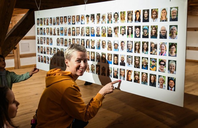 W piątek, 11 listopada, w Młynach Rothera otwarta została wystawa na jubileusz 30-lecia pracy Wojciecha Woźniaka. Bydgoski fotograf zaprezentował portrety bydgoszczan, które wykonywał mieszkańcom przez ostatnich kilka miesięcy.