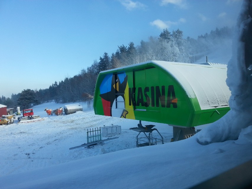 Stacja narciarska Kasina Ski [OPIS, WYCIĄGI, TRASY, KARNETY]