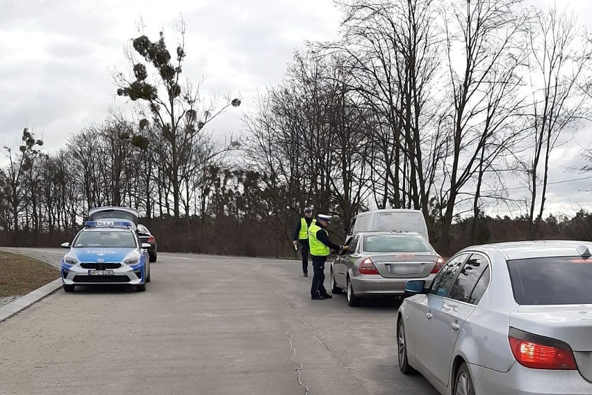 Lipnowscy policjanci skontrolowali ponad 1200 kierowców. Sprawdzali ich trzeźwość [zdjęcia]