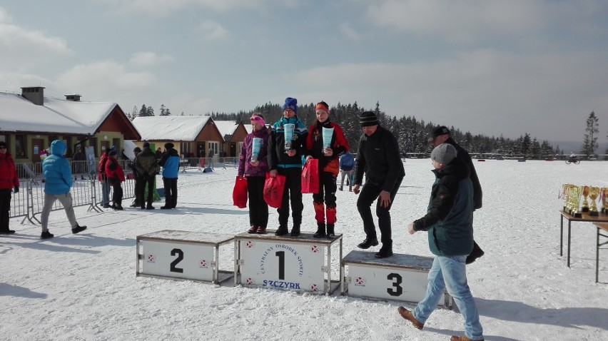 Juniorki na podium biegu o Istebniański Bruclik