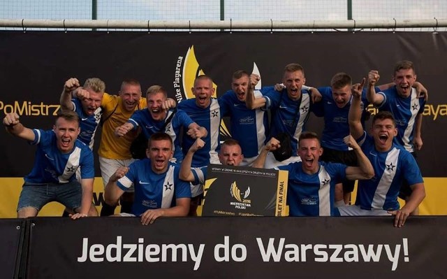 Radość zespołu Superstar Team po wygraniu półfinału. Chłopaki, zmotywowani, dobrze przygotowani, już czekają na finał.