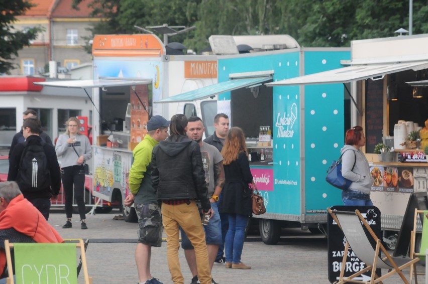 Food trucki na Kazimierzu i kuchnie z całego świata [ZDJĘCIA]           