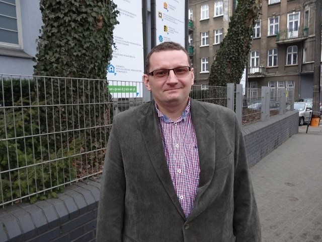 Bartosz Zawieja, miejski radny, mówi o różnych koncepcjach przebudowy estakady katowickiej