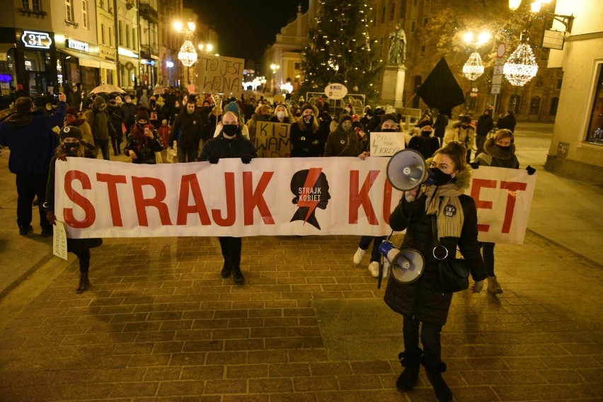 W środę (27.01) o godzinie 18.30, spod pomnika Mikołaja...