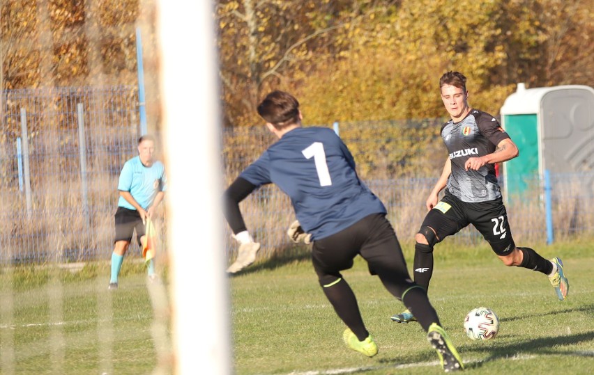 Korona II Kielce pokonała Lubrzankę Kajetanów 3:2 w Hummel 4 Lidze. Dwa gole Jakuba Rybusa [ZDJĘCIA, WIDEO]