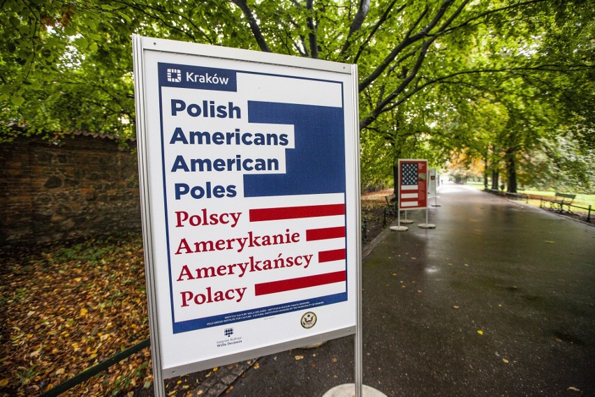 Wystawę „Polish Americans/American Poles. Polscy Amerykanie/Amerykańscy Polacy” będzie można oglądać do końca października na krakowskich Plantach
