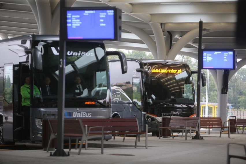 Nowy dworzec autobusowy w Katowicach przy Sądowej...