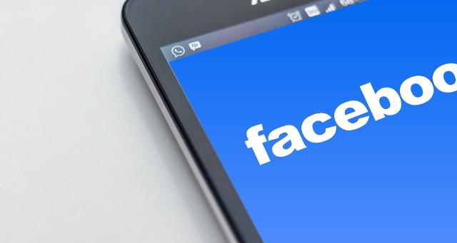 Z początkiem grudnia Facebook rozpoczął wysyłanie specjalnych powiadomień o nowej funkcji. Jeśli jej nie aktywujesz w ciągu dwóch tygodni, Twoje konto zostanie zablokowane. Koniecznie poznajcie szczegóły!CZYTAJ DALEJ NA KOLEJNYCH SLAJDACH --->