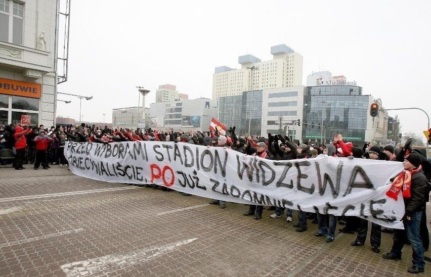 Chcieli skompromitować prezesa Widzewa. Kto stał za całym procederem?