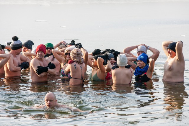 Jezioro Jezuickie w gminie Nowa Wieś Wielka kusi amatorów kąpieli przez okrągły rok