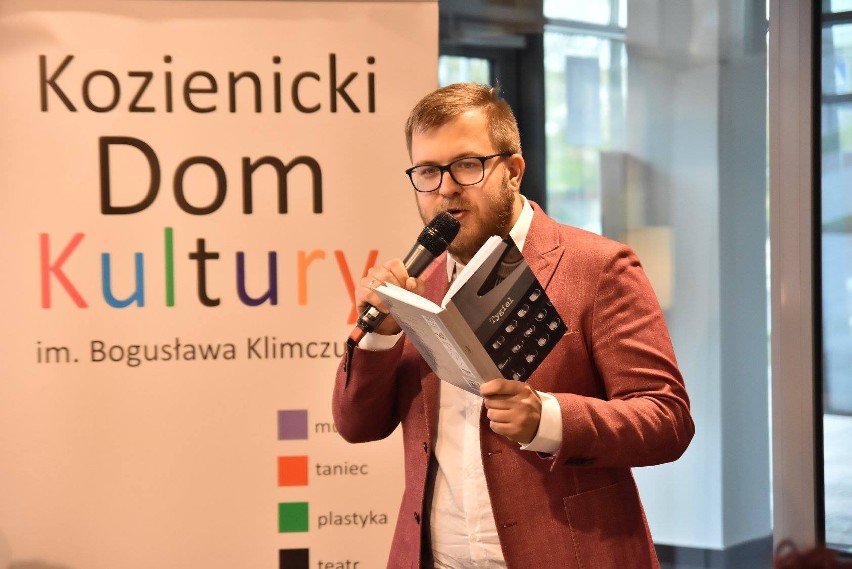 Kamil Koksa człowiek wielu talentów zdobył tytuł Osobowość Roku 2020 w powiecie kozienickim w kategorii Kultura