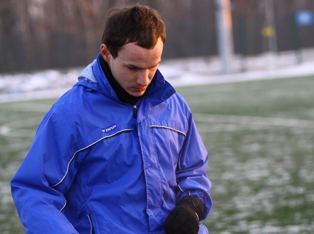 Pomocnik Bartłomiej Rewucki, który przez ostatni rok grał w drużynie MKS-u Kluczbork jest blisko zasilenia Piasta Strzelce Opolskie.