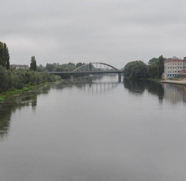 Na razie do remontu poszło torowisko, na malowanie oddana w 1965 r. przeprawa musi jeszcze poczekać