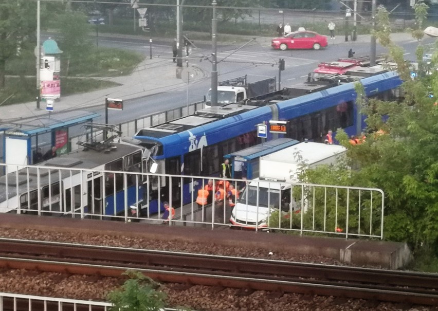Kraków. Zderzenie tramwajów na Zabłociu