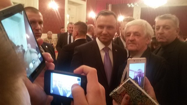 Prezydent Andrzej Duda na spotkaniu z mieszkańcami w Żaganiu.