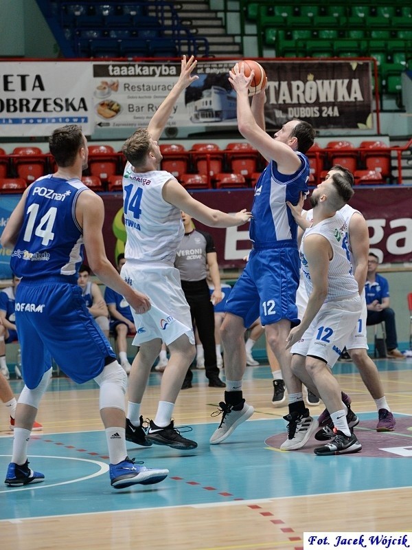 I liga: Energa Kotwica Kołobrzeg - Biofarm Basket Poznań 71:86 [ZDJĘCIA]