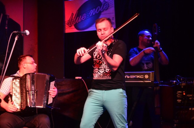 Lider grupy Klezmafour Andrzej Czapliński to nie tylko znakomity instrumentalista, ale i showman