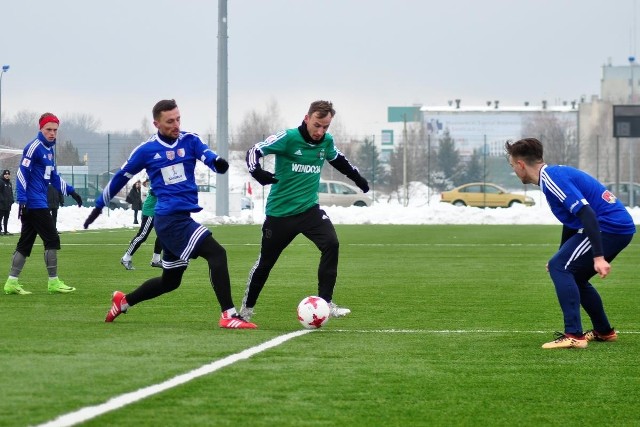 Radomiak Radom w zeszłym tygodniu przegrał z Pilicą Białobrzegi 1:2, a w sobotę pokonał pierwszoligową Pogoń Siedlce 2:1.